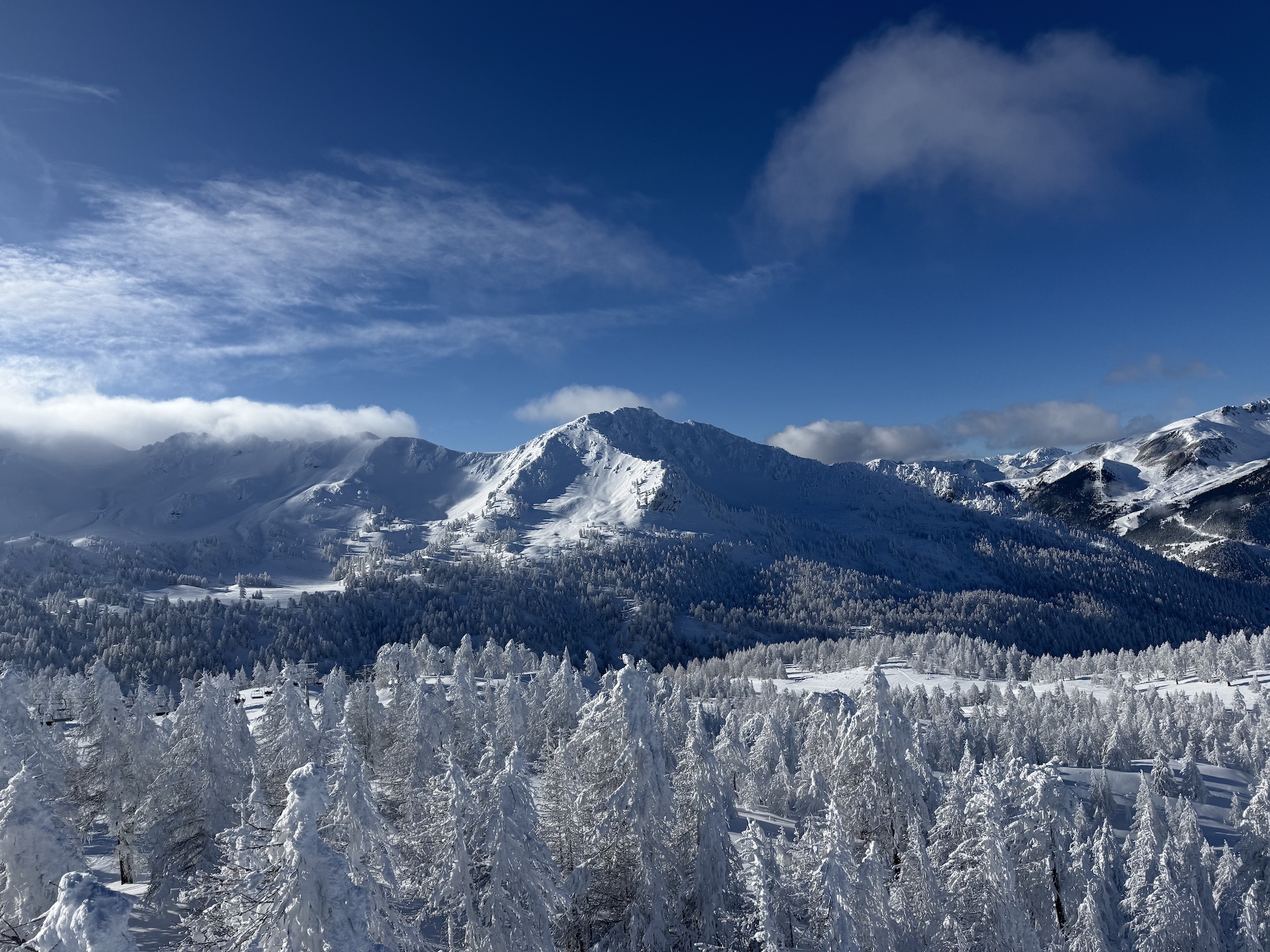 Montgenèvre station de ski franco italienne toujours enneigée